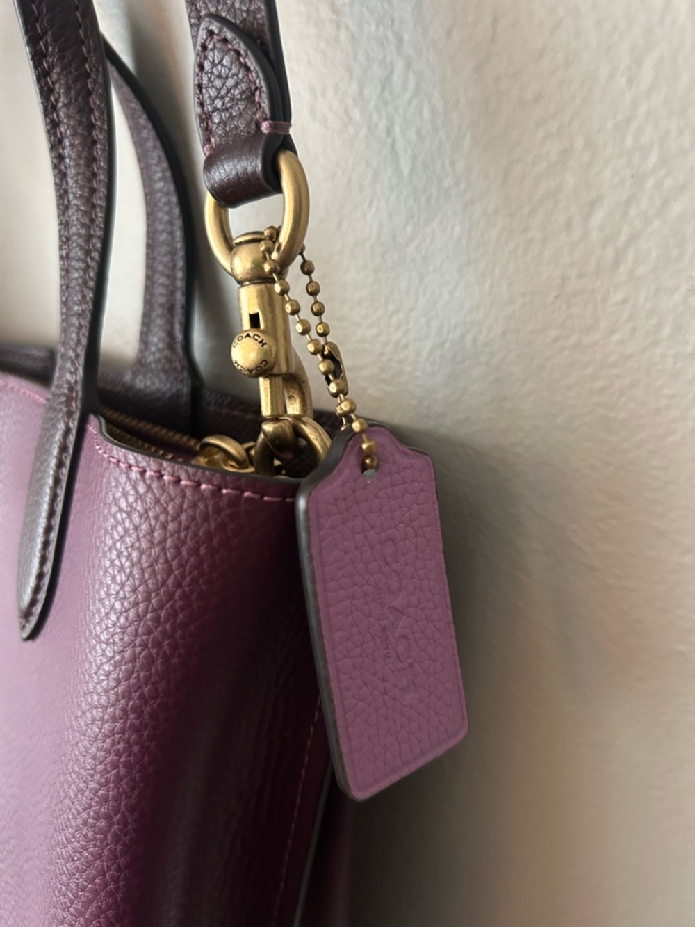 Coach C8561 Deep Berry Colorblock Pebbled Leather Willow Tote 24 - Picture 3 of 12